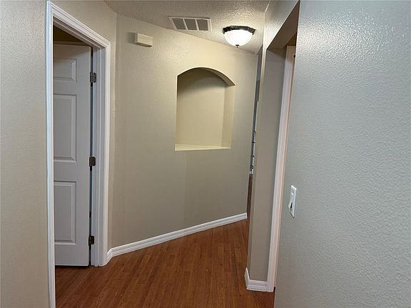 2nd image of 731 SE 30TH AVENUE