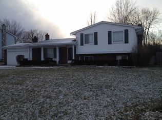 5416 Fairview Dr, Grand Blanc, MI 48439