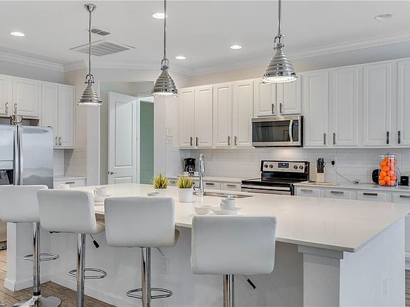2nd image of 2608 Yountville AVE