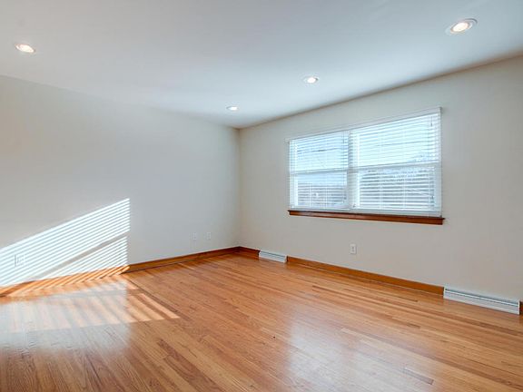 4th image of 4401 Kirkwood Dr