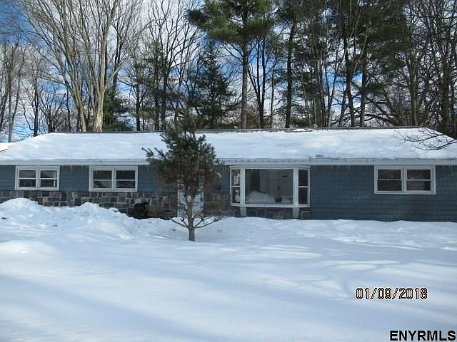 1st image of 2 Linden Dr