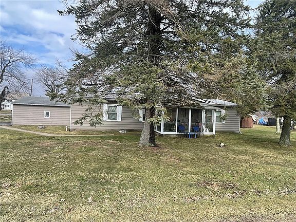 2nd image of 451 Delaware Rd