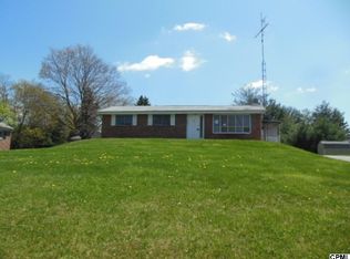 6535 York Rd, New Oxford, PA 17350