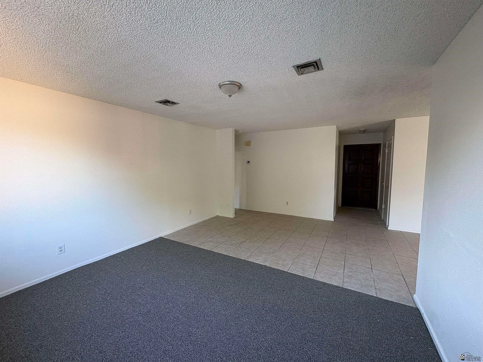 3 bed, 2.0 bath, 1200 sqft, $1,400 — Photo 3