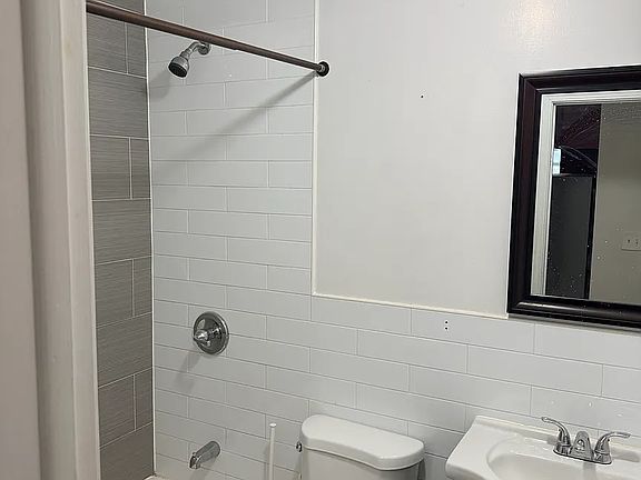 4th image of 156-17 110th Ave #3