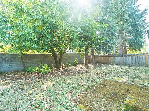 4th image of 5507 NE 68th Ave