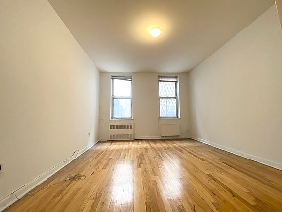 5th image of 1645 2nd Ave #1AB