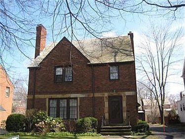 2nd image of 2315 Glendon Rd