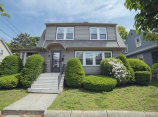 24 Banks Rd, Swampscott, MA 01907