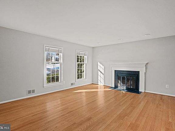 4th image of 9325 Copenhaver Dr