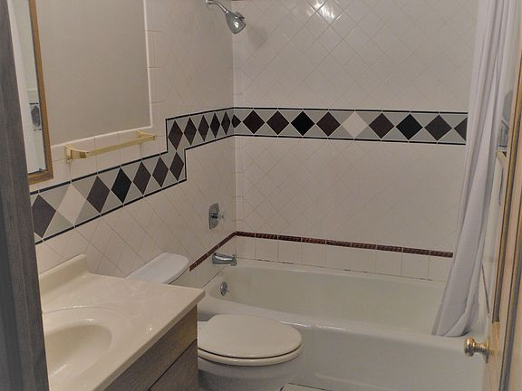 2nd image of 451 S Belmont Ave APT 4