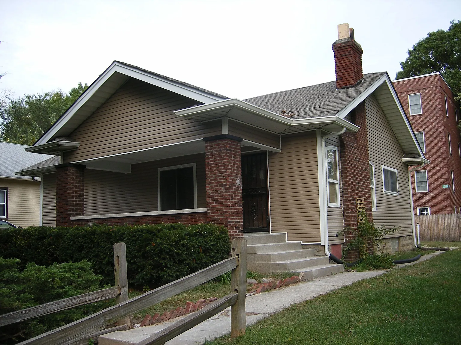 47 S Euclid Ave photo 1