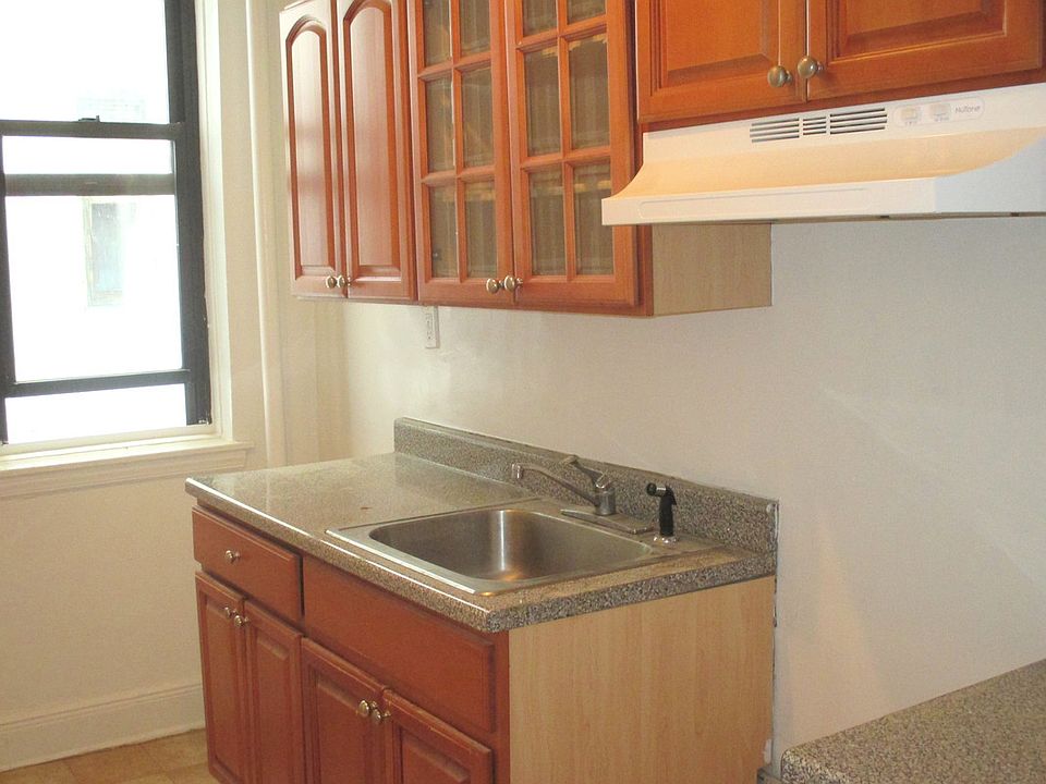 2nd image of 404 8th Ave APT 3B