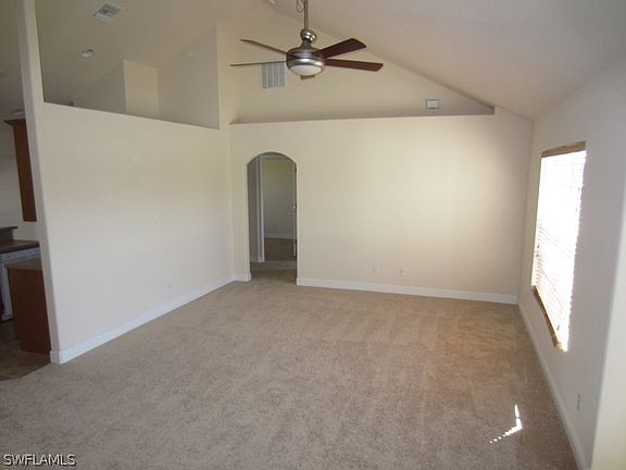 3rd image of 221 SE 14th Terrace Cpe
