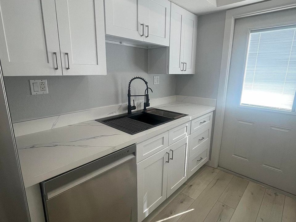 1st image of 31 W PASADENA Avenue #9
