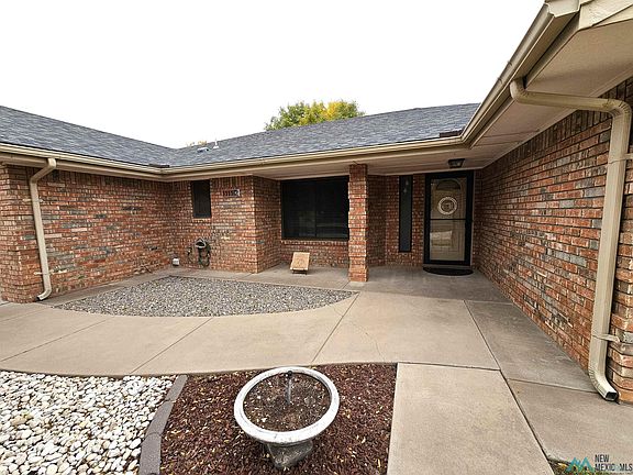 2nd image of 3111 Mesa Verde St