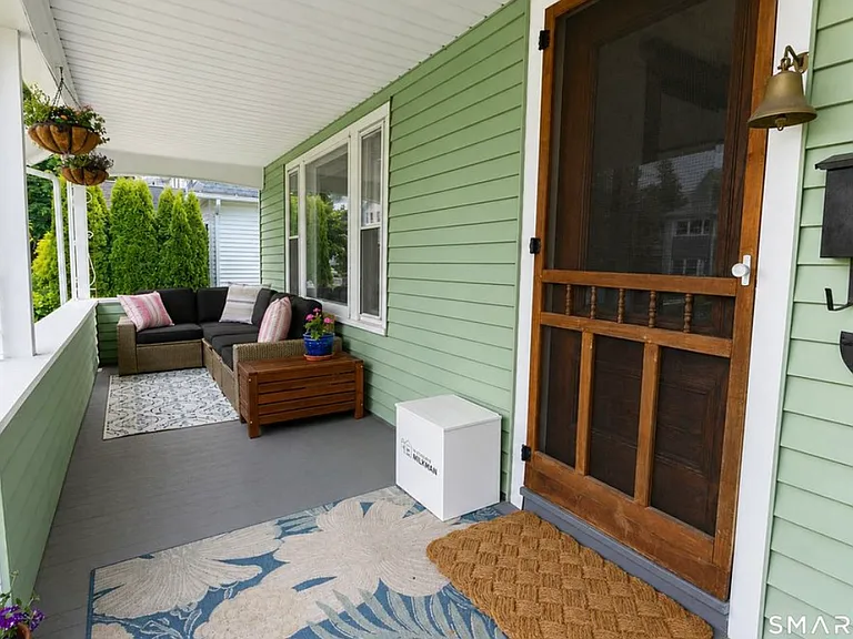 23 Jessamine St — Photo 2