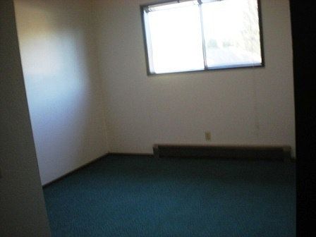 5th image of 1060 W 12th St APT 5