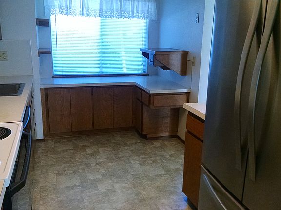2nd image of 3305 Balsam Blvd SE