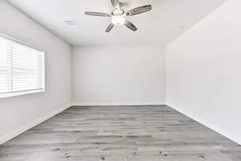 401 Abigail St — Photo 28