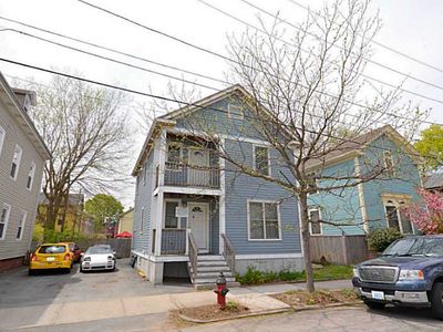 27 Hammond St, Providence, RI, 02909
