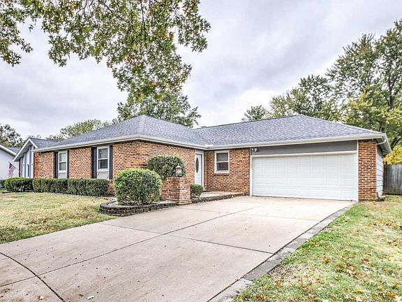 2nd image of 15771 Carriage Hill Dr