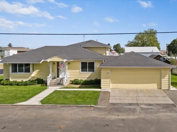 1203 8th St, Davenport, WA 99122
