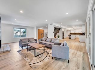 24445 Clipstone St, Woodland Hills, CA 91367