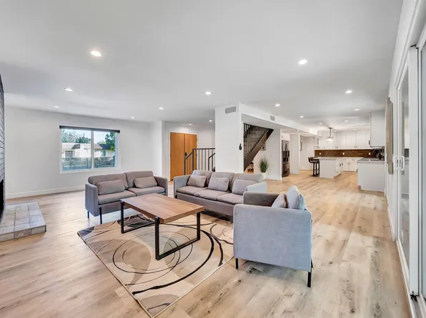 24445 Clipstone St, Woodland Hills, CA 91367