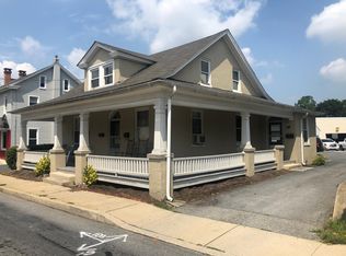 2037 State St, East Petersburg, PA 17520
