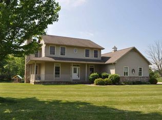 996 Marshall Lakes Dr, Dexter, MI 48130