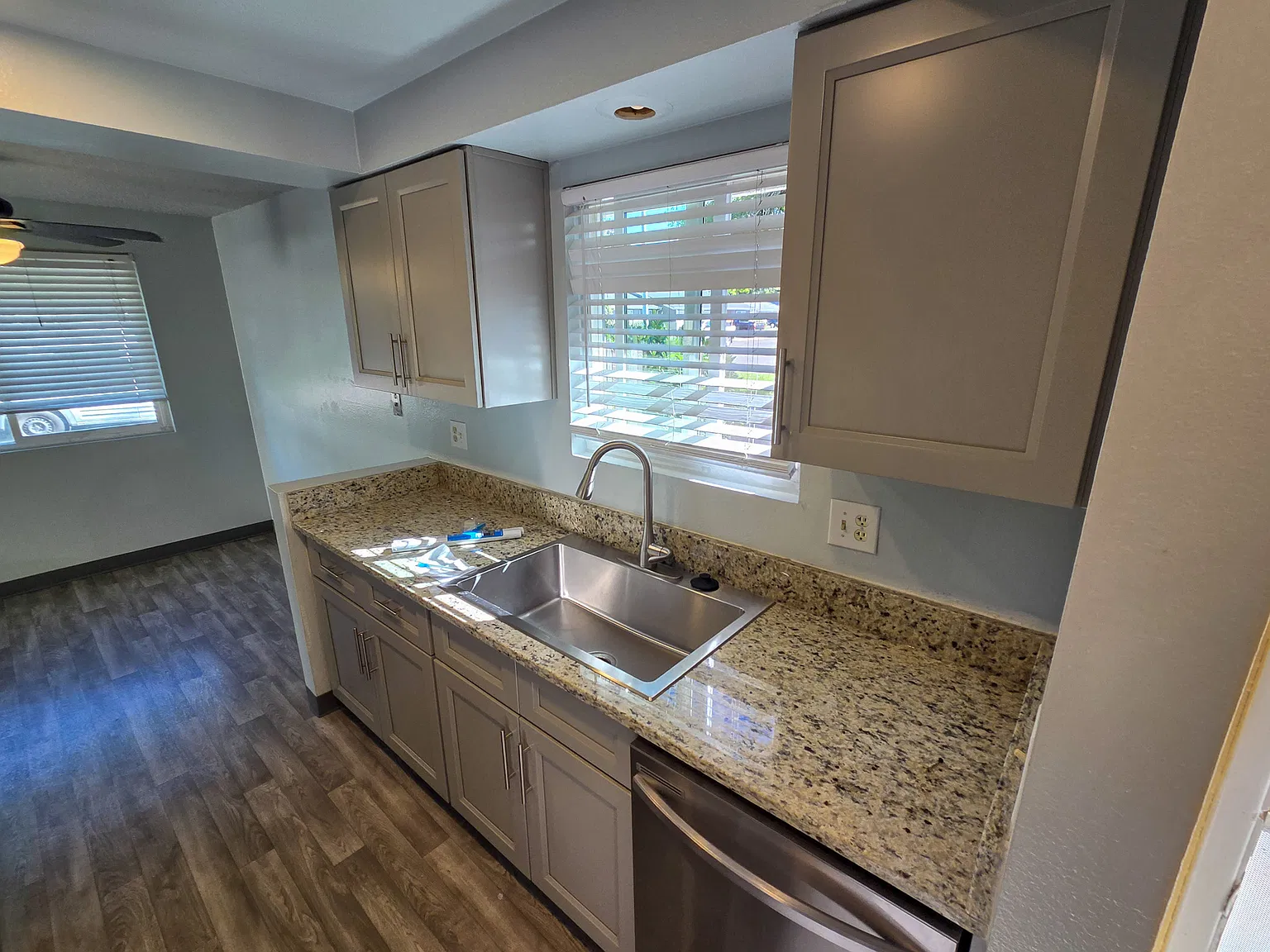 2 bed, 897 sqft, $1,525 — Photo 4