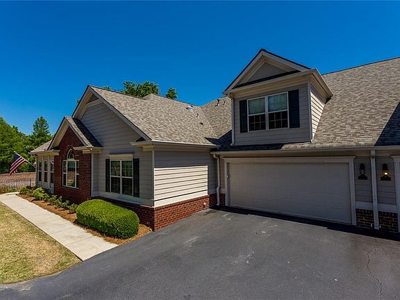 4th image of 1340 Brook Knoll Ln