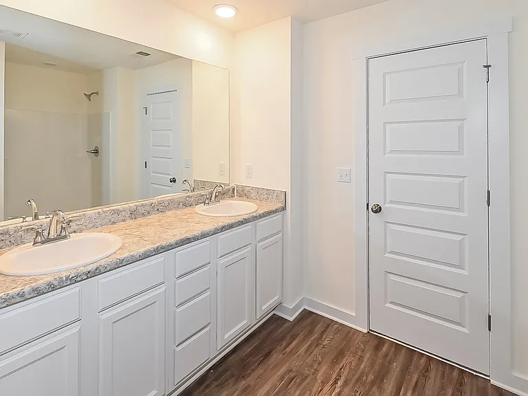 132 The Heights Dr — Photo 10