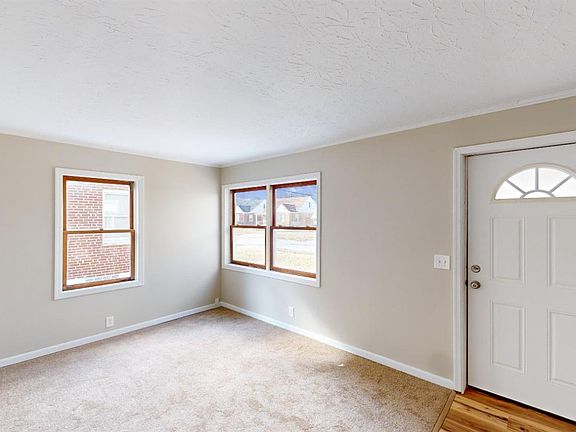 2nd image of 6952 Lois Ave