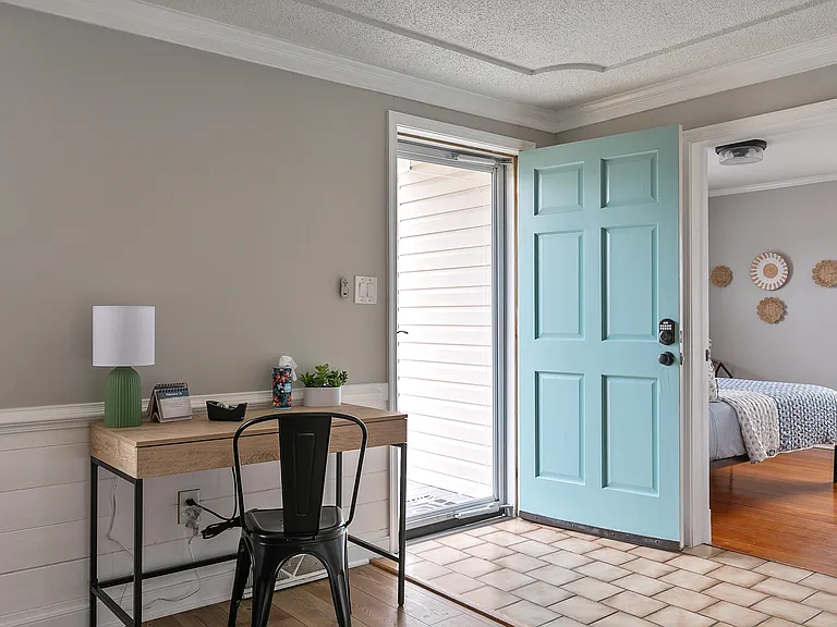 304 Sunset Cir — Photo 3
