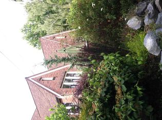 2020 NE 80th St, Seattle, WA 98115