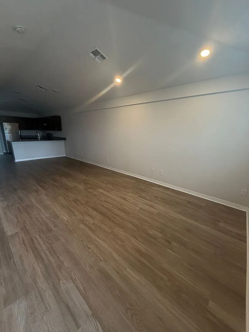 2 bed, 2.0 bath, $1,450 — Photo 2