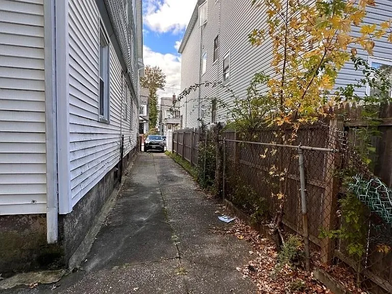 56 Monticello Ave — Photo 11