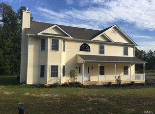 3 Paglia Dr, Middletown, NY 10940