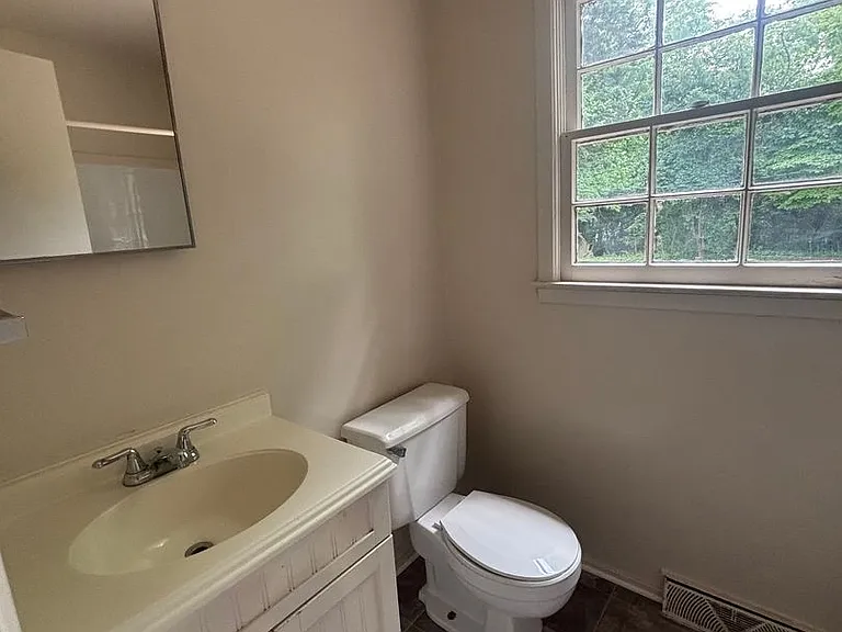 614 Kentbrook Dr — Photo 8
