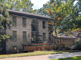 1235 Woodwind Trl, Haslett, MI 48840