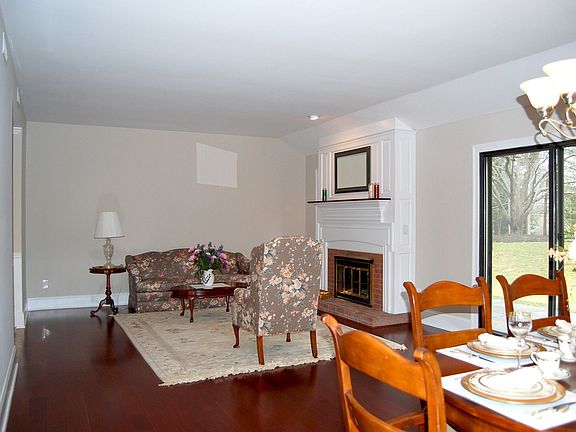 Living Room/DR combo