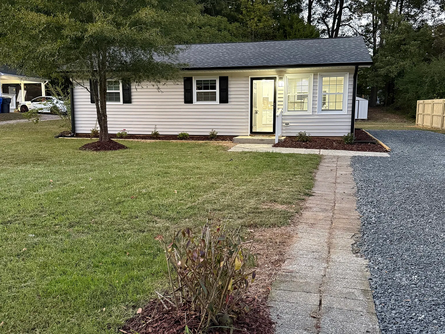 3 bed, 1068 sqft, $1,800 — Photo 4