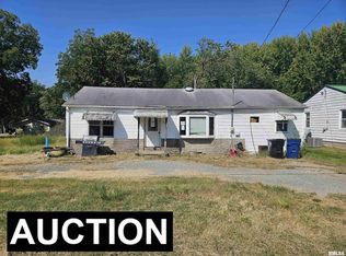 702 N Division St, Norris City, IL 62869