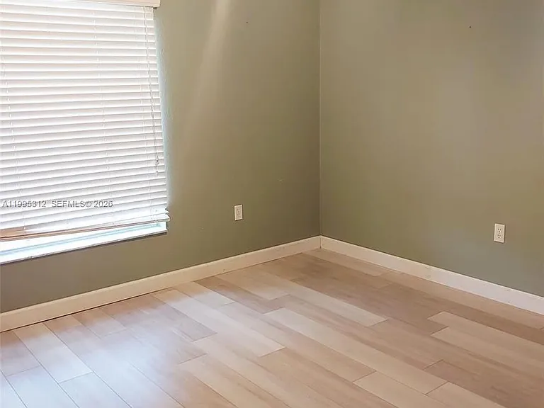 4031 Santa Barbara Dr — Photo 22