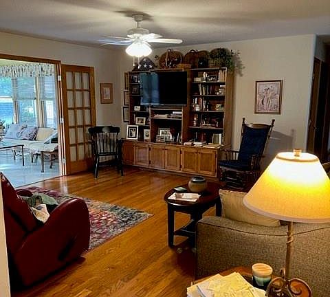 5th image of 2306 S Stilwell St