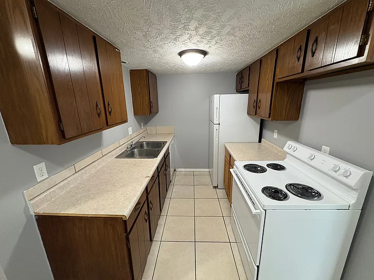 2015 J — Photo 7