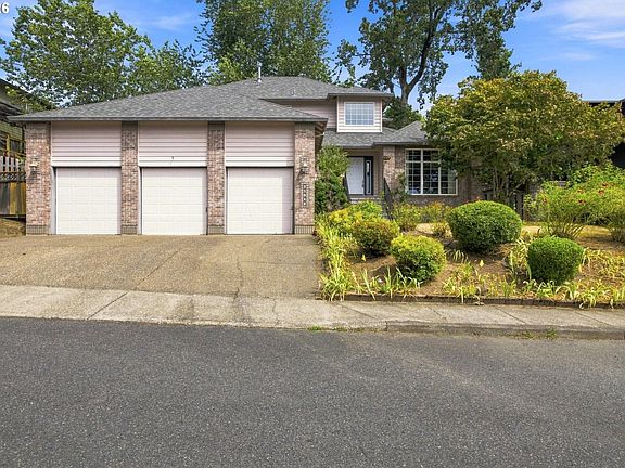 2nd image of 15048 SE Diamond Dr