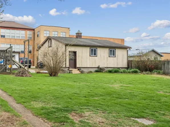 711 High St, Saltsburg, PA 15681